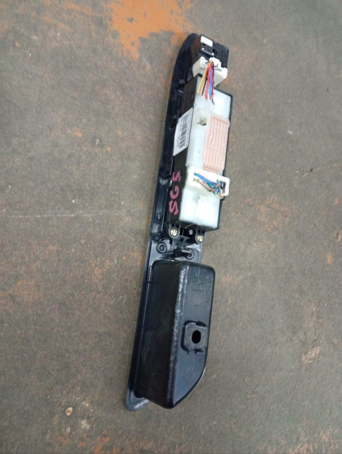 Блок упр-я стеклоподъемниками на Subaru Forester SG5 Фото 9