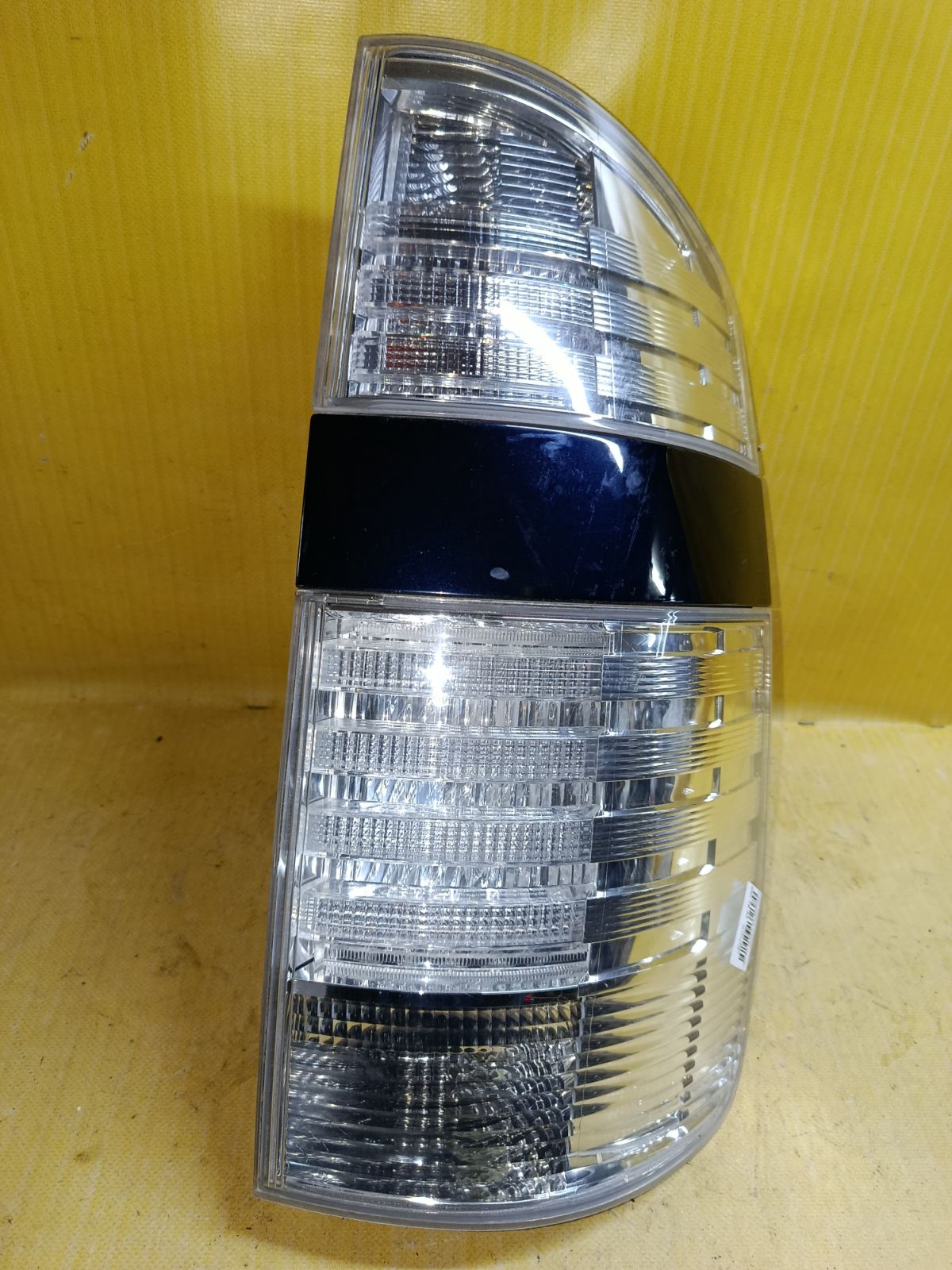 Стоп 28-185 28-185 на Toyota Voxy AZR60G Фото 1