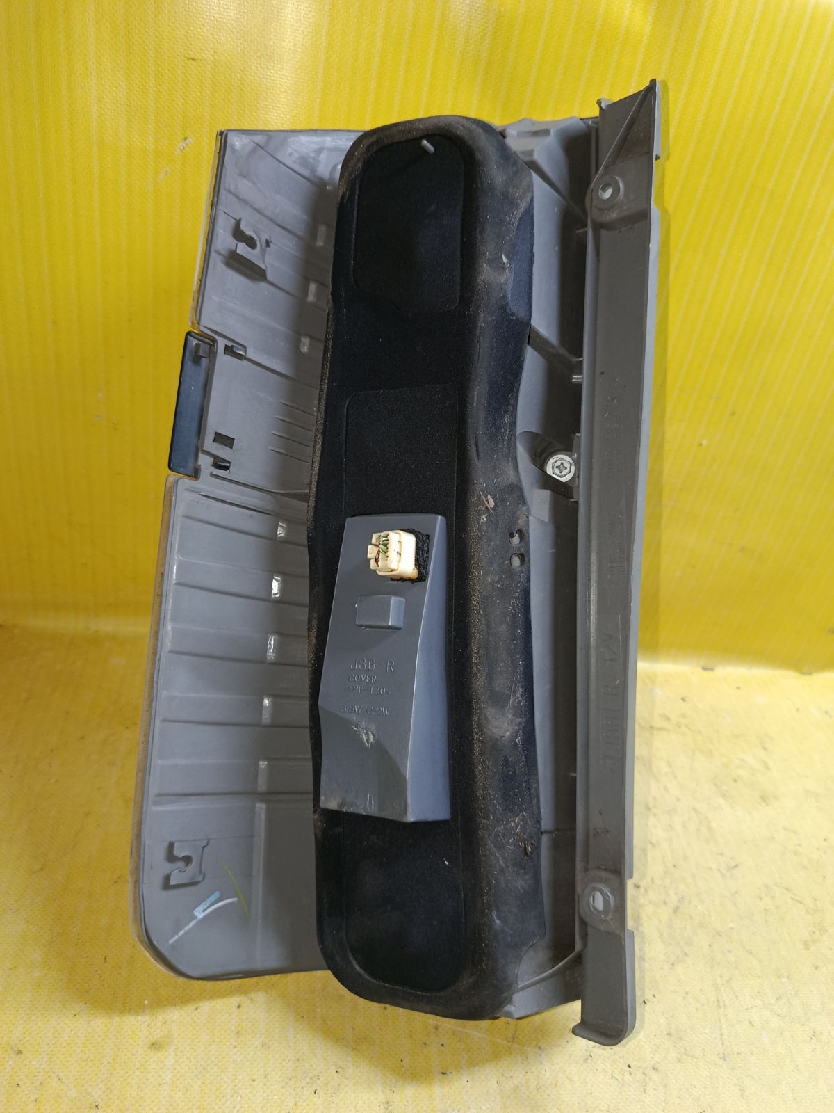 Стоп 28-185 28-185 на Toyota Voxy AZR60G Фото 3