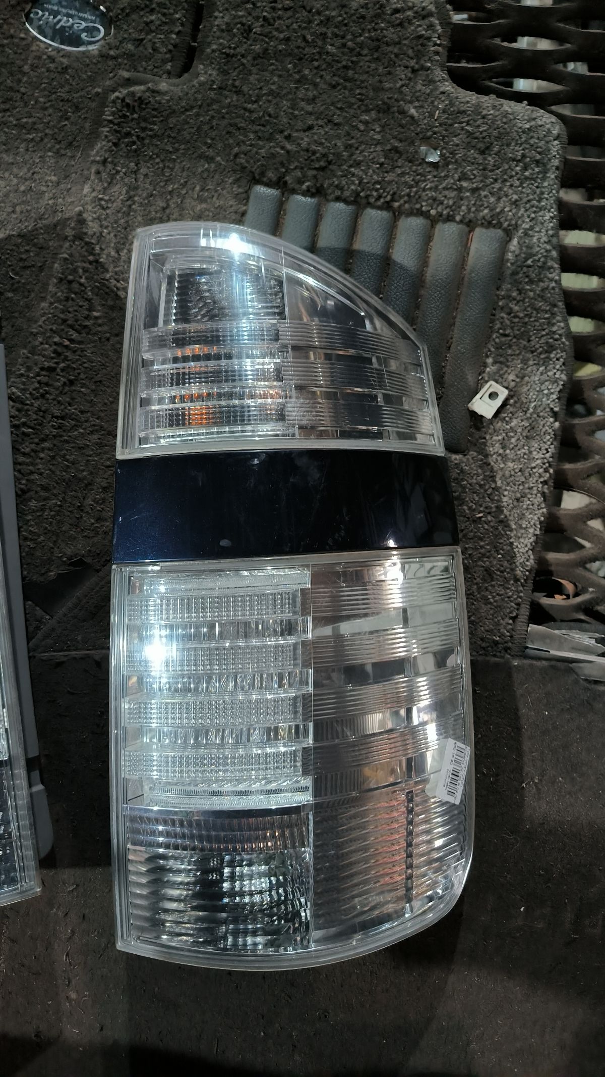 Стоп 28-185 28-185 на Toyota Voxy AZR60G Фото 4