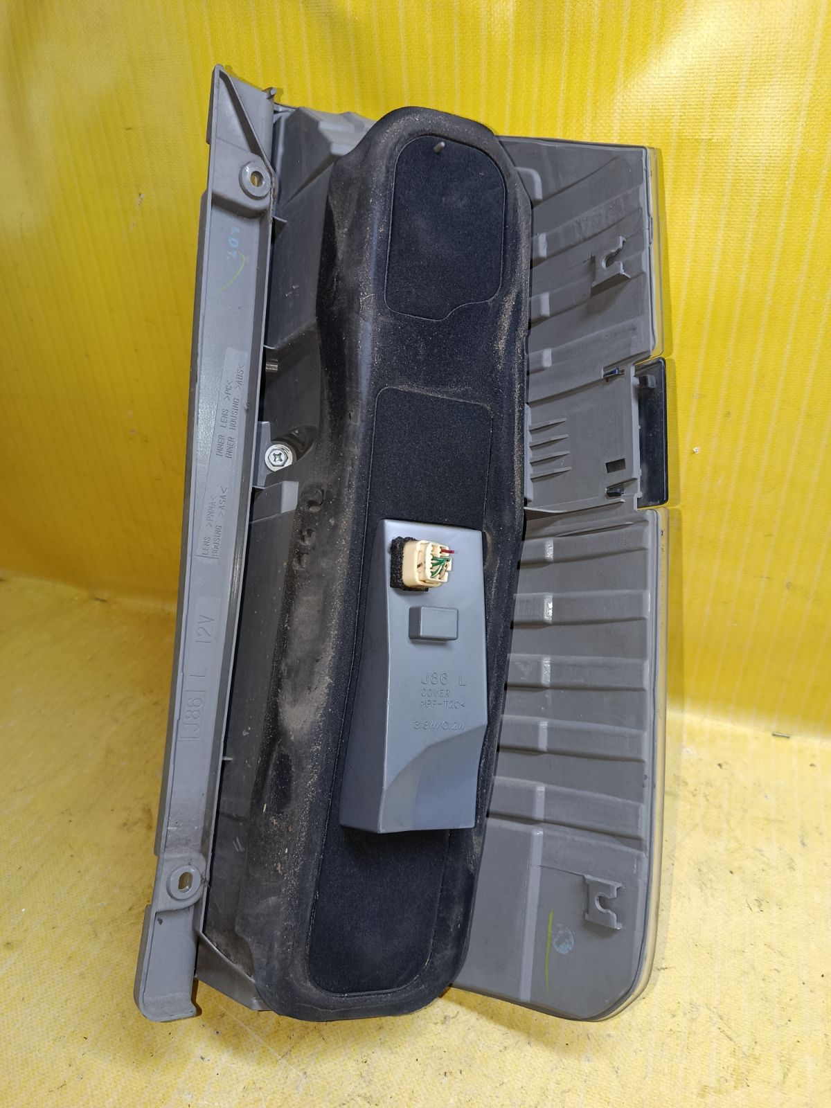 Стоп 28-185 28-185 на Toyota Voxy AZR60G Фото 3