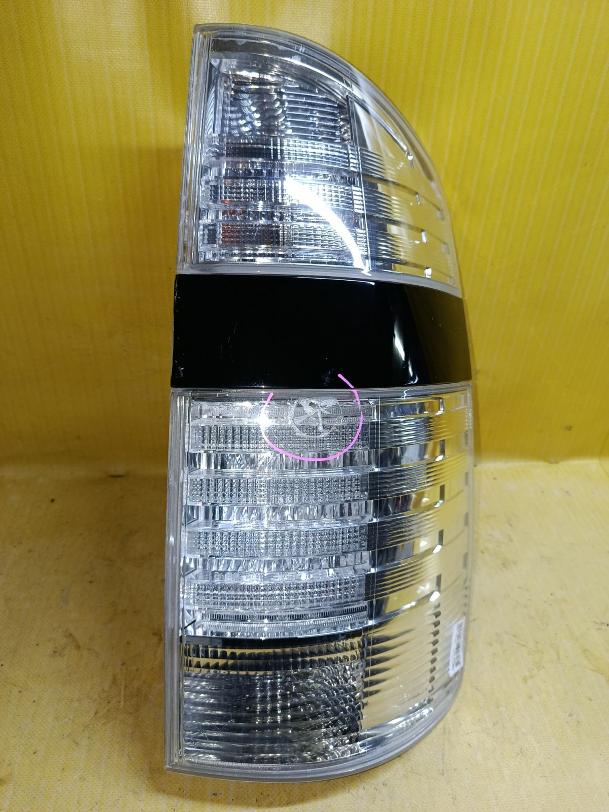 Стоп 28-185 28-185 на Toyota Voxy AZR60G Фото 1