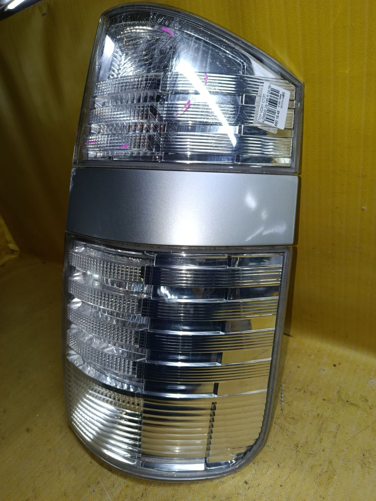 Стоп 28-185 28-185 на Toyota Voxy AZR60G Фото 2