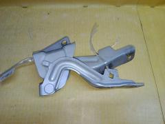 Крепление капота на Mitsubishi Grandis NA4W