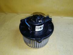 Мотор печки на Toyota Noah AZR65G