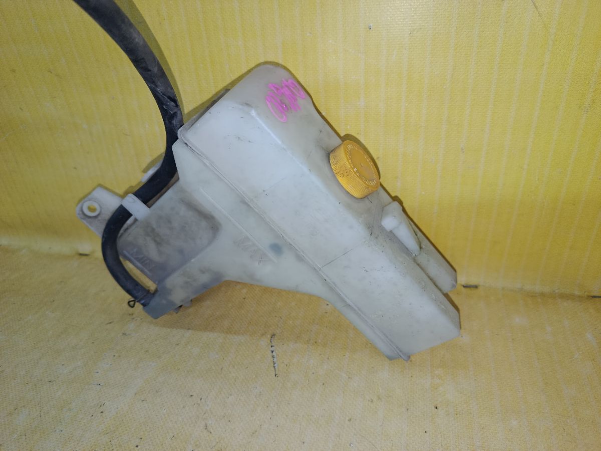 Бачок расширительный 217114U000, 217114U00A на Nissan Bluebird Sylphy QNG10 QG18DE Фото 1 Бачок расширительный 217114U000, 217114U00A на Nissan Bluebird Sylphy QNG10 QG18DE Фото 1