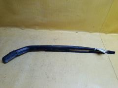Держатель дворника на Toyota Noah AZR65G, Заднее расположение