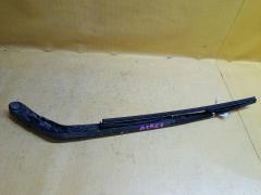 Держатель дворника на Toyota Noah AZR65G Фото 2