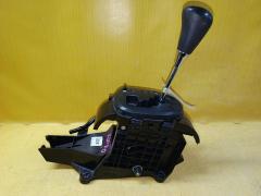 Ручка КПП на Toyota Vitz NCP90