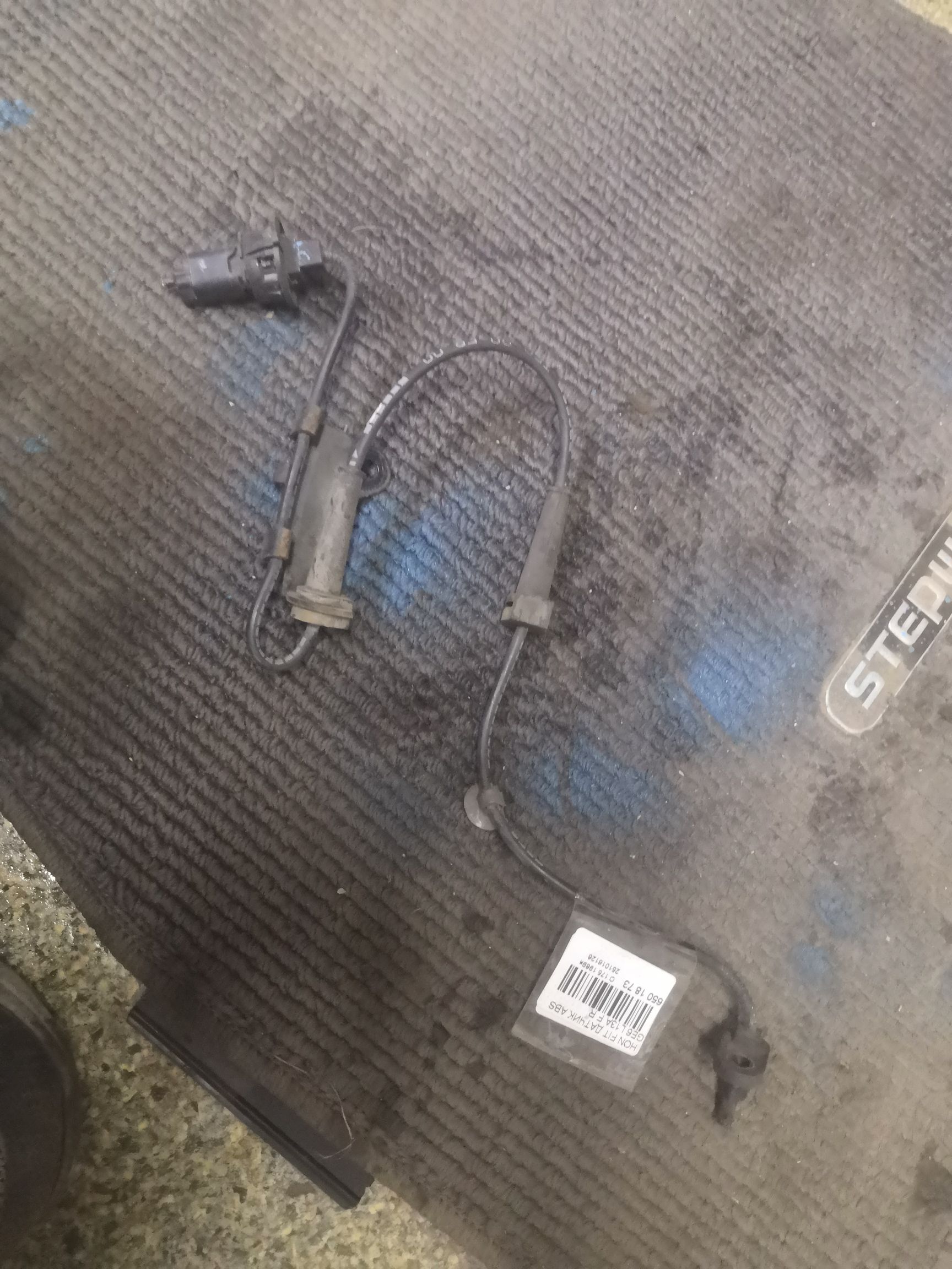 Датчик ABS 57450-TF0-003 на Honda Fit GE6 L13A Фото 3