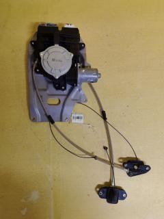 Доводчик двери на Honda Stepwgn RK5, Заднее Правое расположение