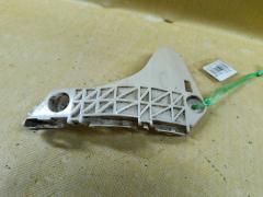 Крепление бампера 52536-52090 на Toyota Ractis NCP100 Фото 2