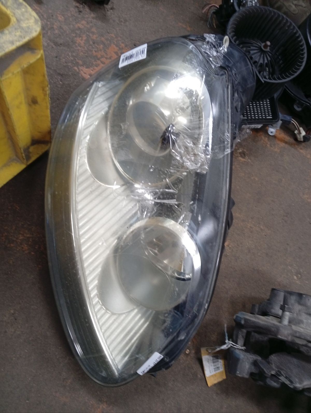 Фара 1K6941032A на Volkswagen Golf V 1K Фото 12