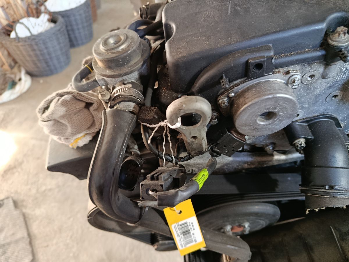 Двигатель на Mercedes-Benz C-Class Station Wagon S203.246 271.946 Фото 11