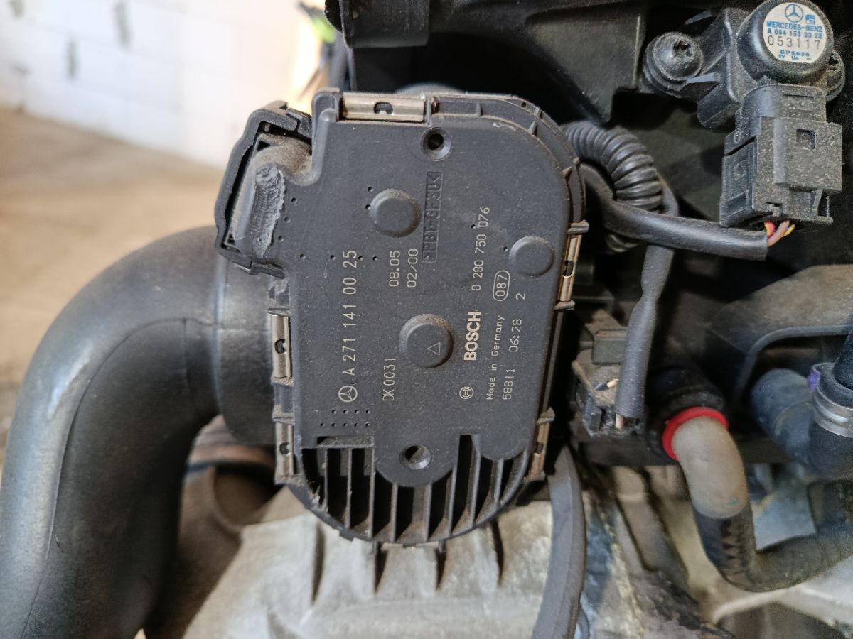 Двигатель на Mercedes-Benz C-Class Station Wagon S203.246 271.946 Фото 8