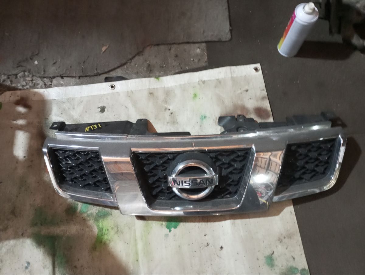 Решетка радиатора на Nissan X-Trail NT31 Фото 10