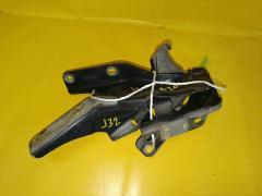 Крепление капота на Nissan Teana J32 Фото 2