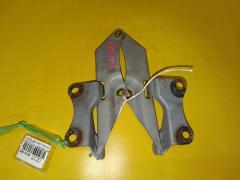 Крепление капота на Nissan Cube ANZ10 Фото 2