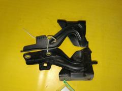 Крепление капота на Mitsubishi Grandis NA4W