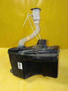 Бачок омывателя на Toyota Mark II GX105 1G-FE