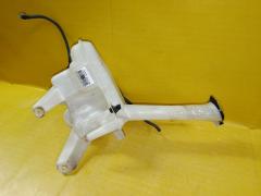 Бачок омывателя на Toyota Corolla Fielder NZE164G 1NZ-FE