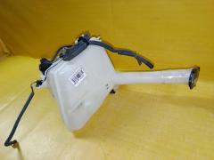 Бачок омывателя на Toyota Corolla Fielder NZE164G 1NZ-FE Фото 2