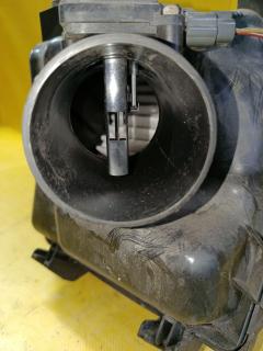 Корпус воздушного фильтра на Mitsubishi Grandis NA4W 4G69 Фото 6