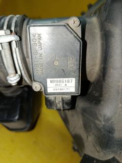 Корпус воздушного фильтра на Mitsubishi Grandis NA4W 4G69 Фото 2