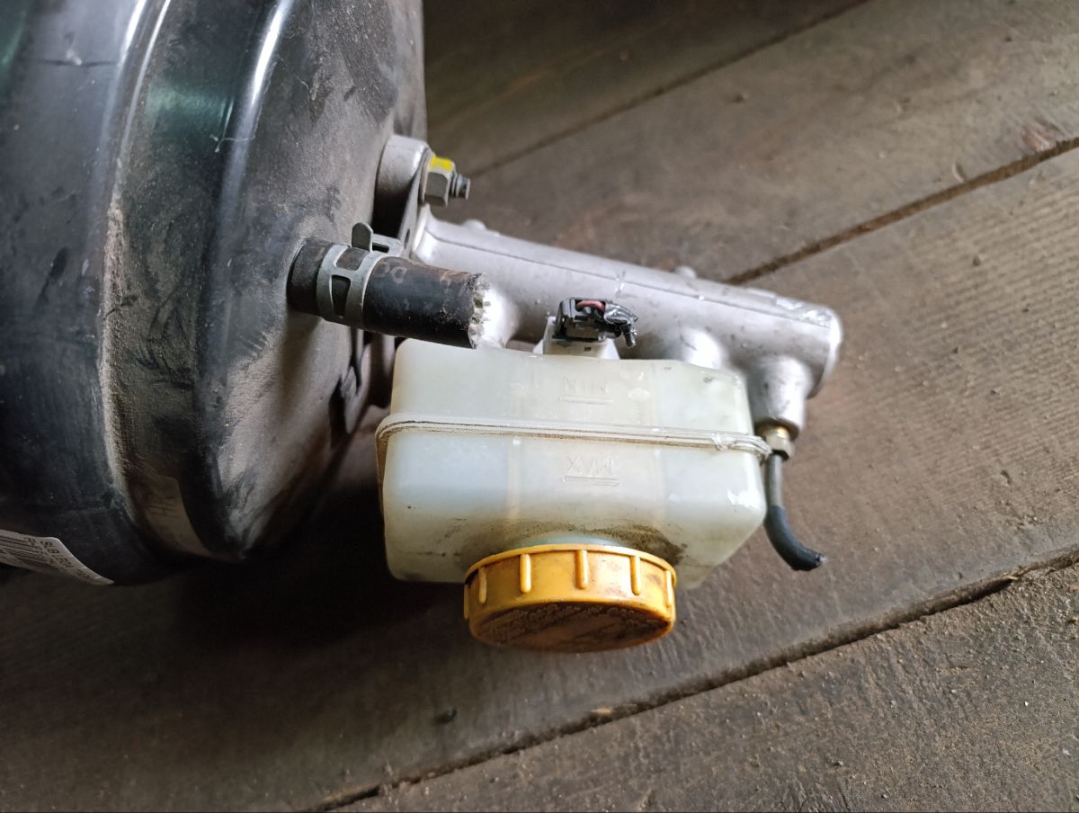 Главный тормозной цилиндр на Subaru Legacy Lancaster BH9 EJ254 Фото 20