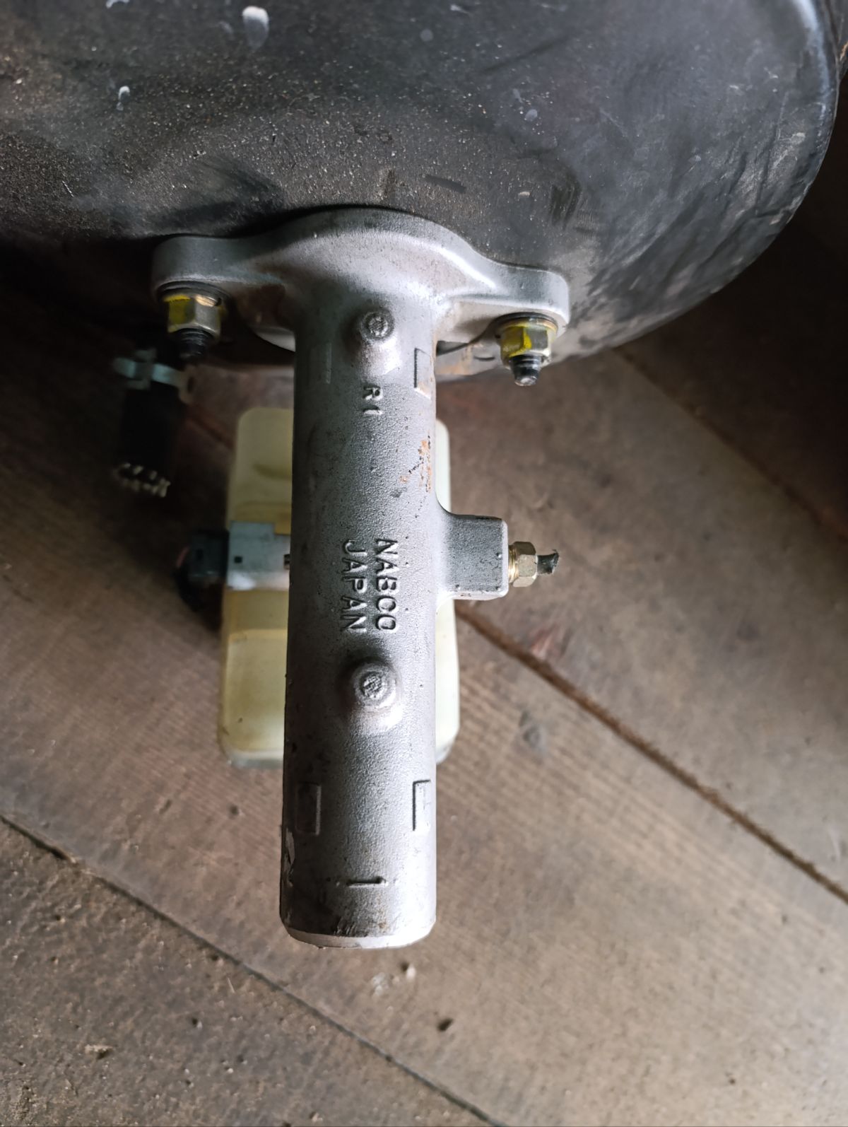 Главный тормозной цилиндр на Subaru Legacy Lancaster BH9 EJ254 Фото 24