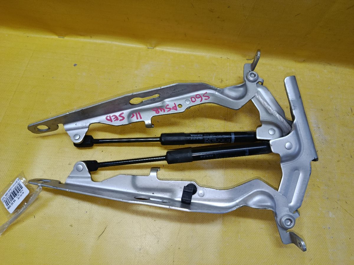 Крепление капота на Volvo S60 FS Фото 1