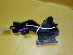 Крепление капота на Mitsubishi Grandis NA4W