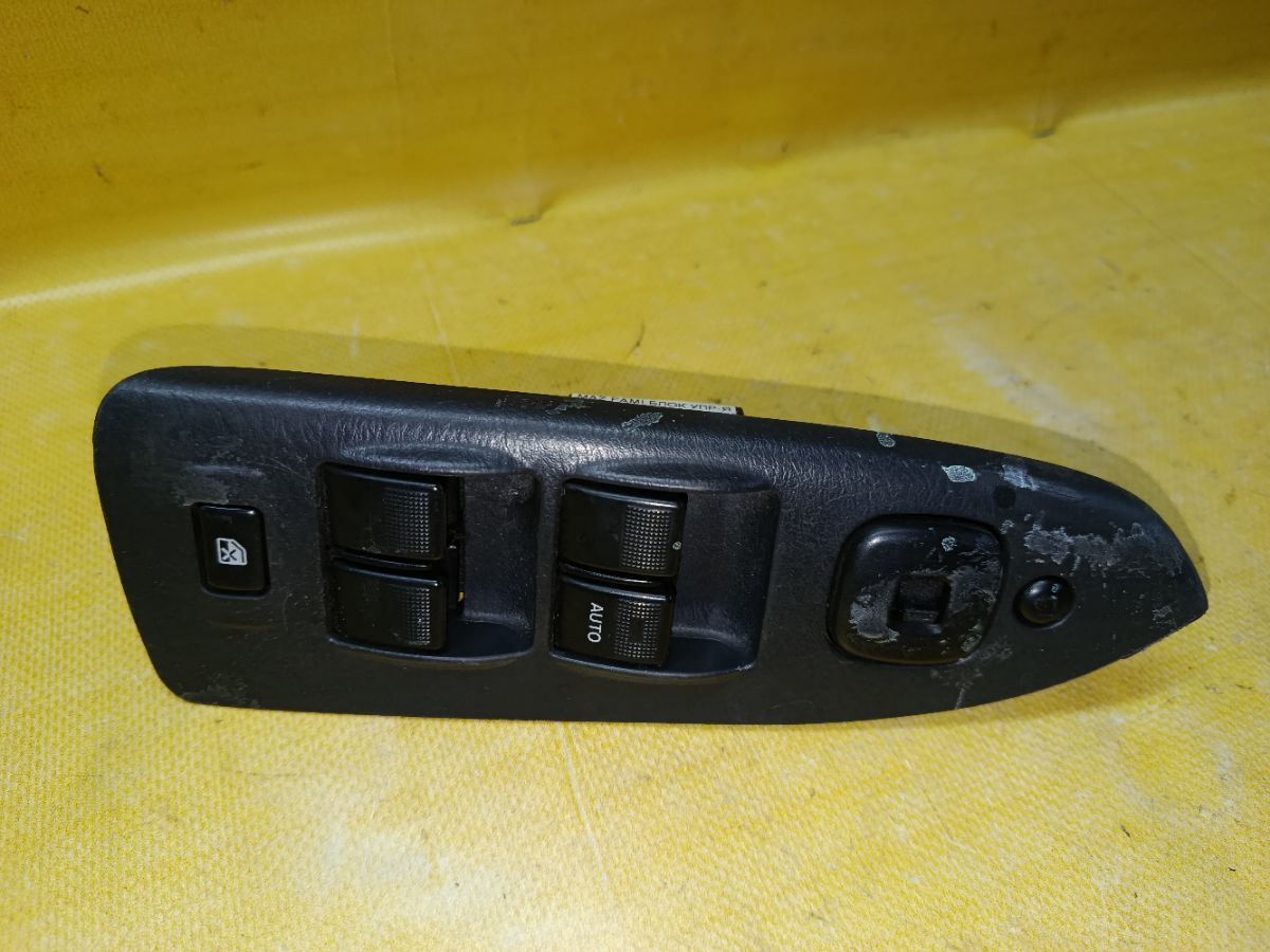 Блок упр-я стеклоподъемниками B25D-66-350 на Mazda Familia S-Wagon BJ5W Фото 2