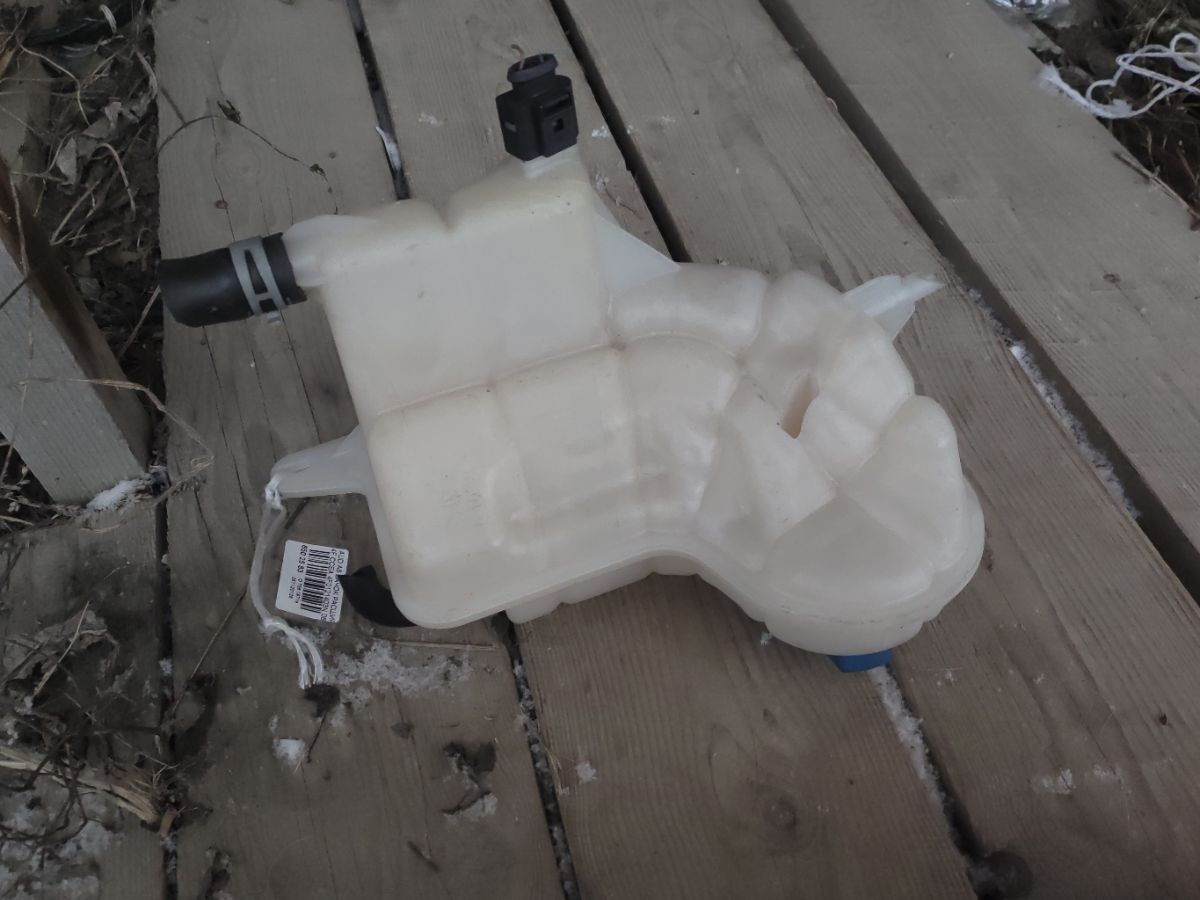 Бачок расширительный 4F0121403N, 4F0121403C, 4F0121403G, 4F0121403R на Audi A6 4F CCEA Фото 4