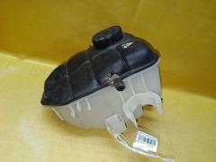 Бачок расширительный A2035000049 на Mercedes-Benz C-Class Station Wagon S203.246 271.946 Фото 2