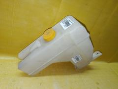 Бачок расширительный на Nissan X-Trail NT30 QR20DE Фото 2