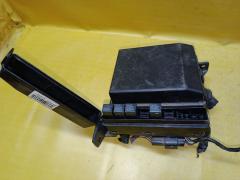 Блок предохранителей на Mitsubishi Grandis NA4W 4G69 Фото 5