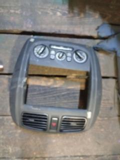 Блок управления климатконтроля на Mazda Familia S-Wagon BJ5W ZL-VE Фото 8