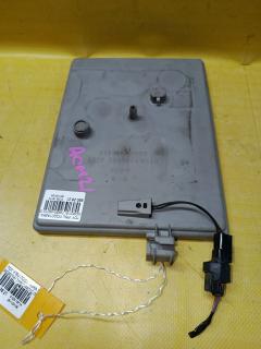 Подставка под аккумулятор 74450-44010 на Toyota Ipsum ACM21W Фото 2