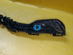 Крепление бампера 52576-13070, 52575-13070 на Toyota Corolla Fielder NZE164G Фото 2