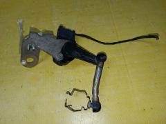 Датчик регулировки наклона фар на Bmw 1-Series E87-UE12 6785205, Переднее расположение