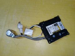 Блок розжига ксенона 85967-52030 на Toyota Noah AZR65G Фото 2