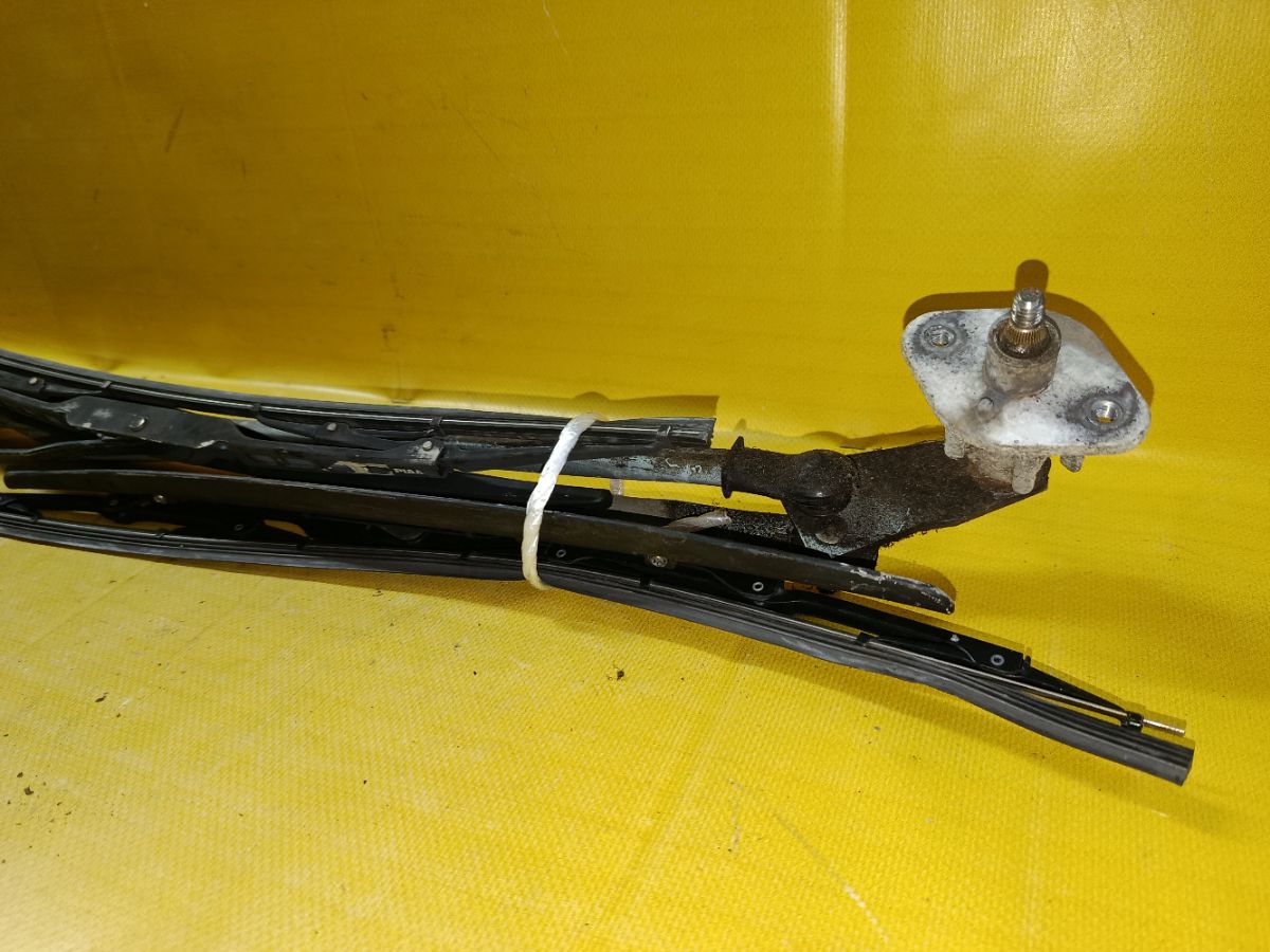 Мотор привода дворников на Mazda Familia S-Wagon BJ5W Фото 2