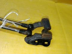 Амортизатор двери на Toyota Ipsum ACM21W Фото 3