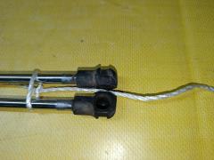 Амортизатор двери на Toyota Corolla Fielder NZE164G Фото 3