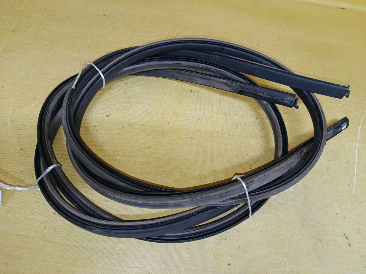 Молдинг на кузов на Toyota Ipsum ACM21W Фото 1