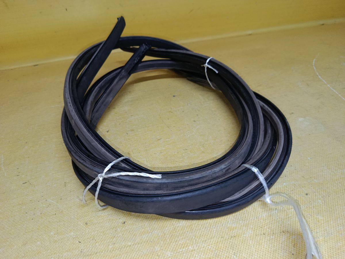 Молдинг на кузов на Toyota Ipsum ACM21W Фото 3