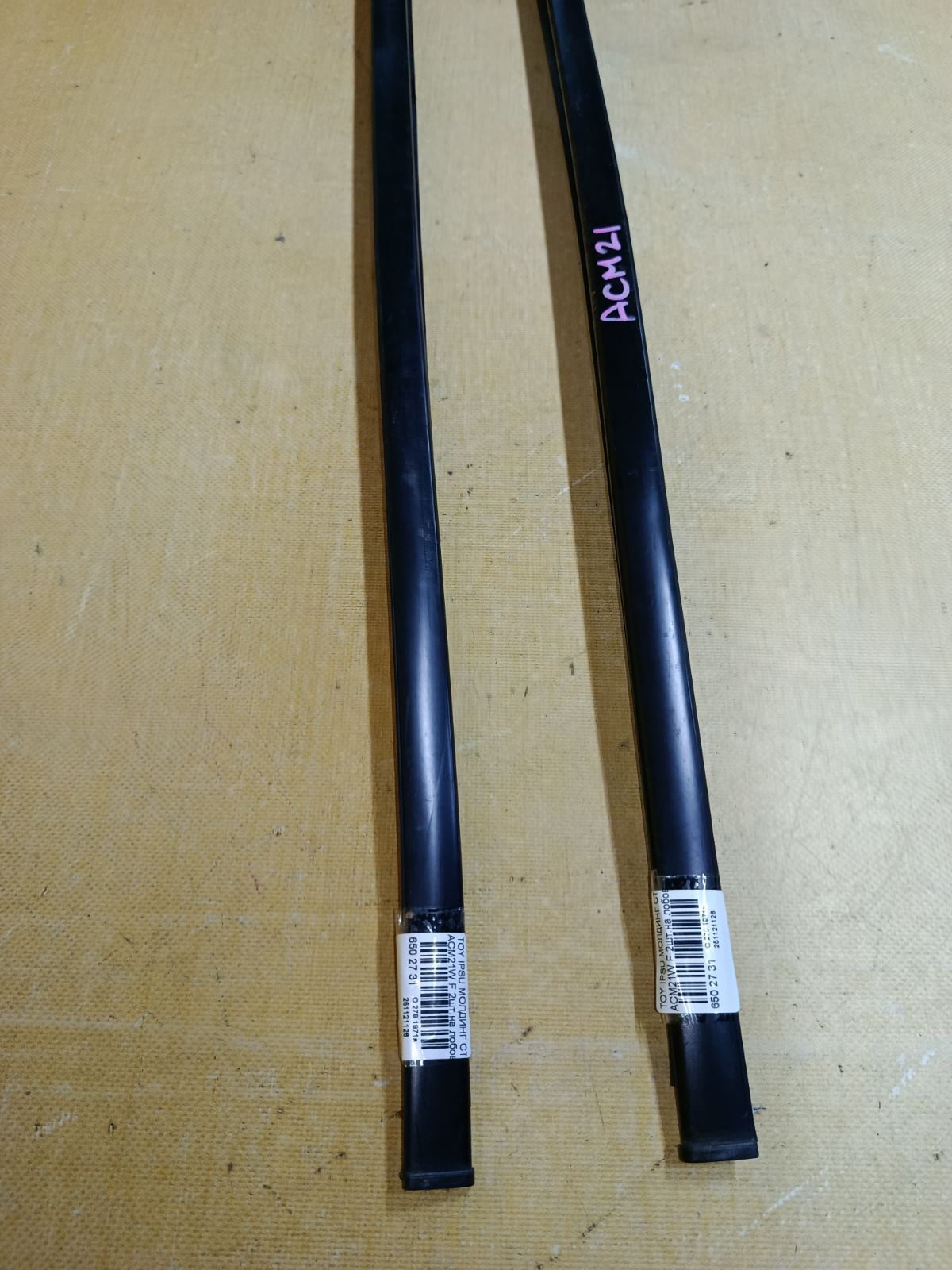 Молдинг стекла на Toyota Ipsum ACM21W Фото 6