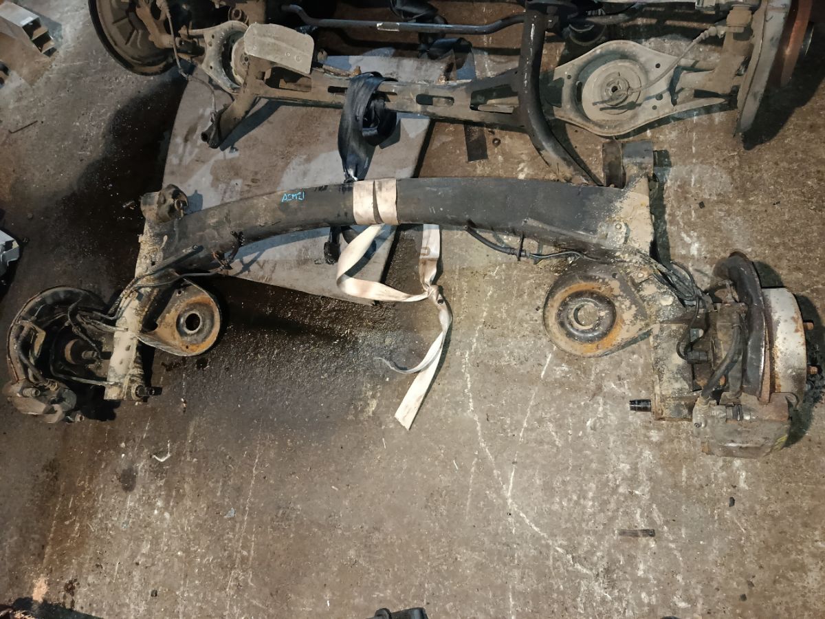 Балка подвески на Toyota Ipsum ACM21W 2AZ-FE Фото 11