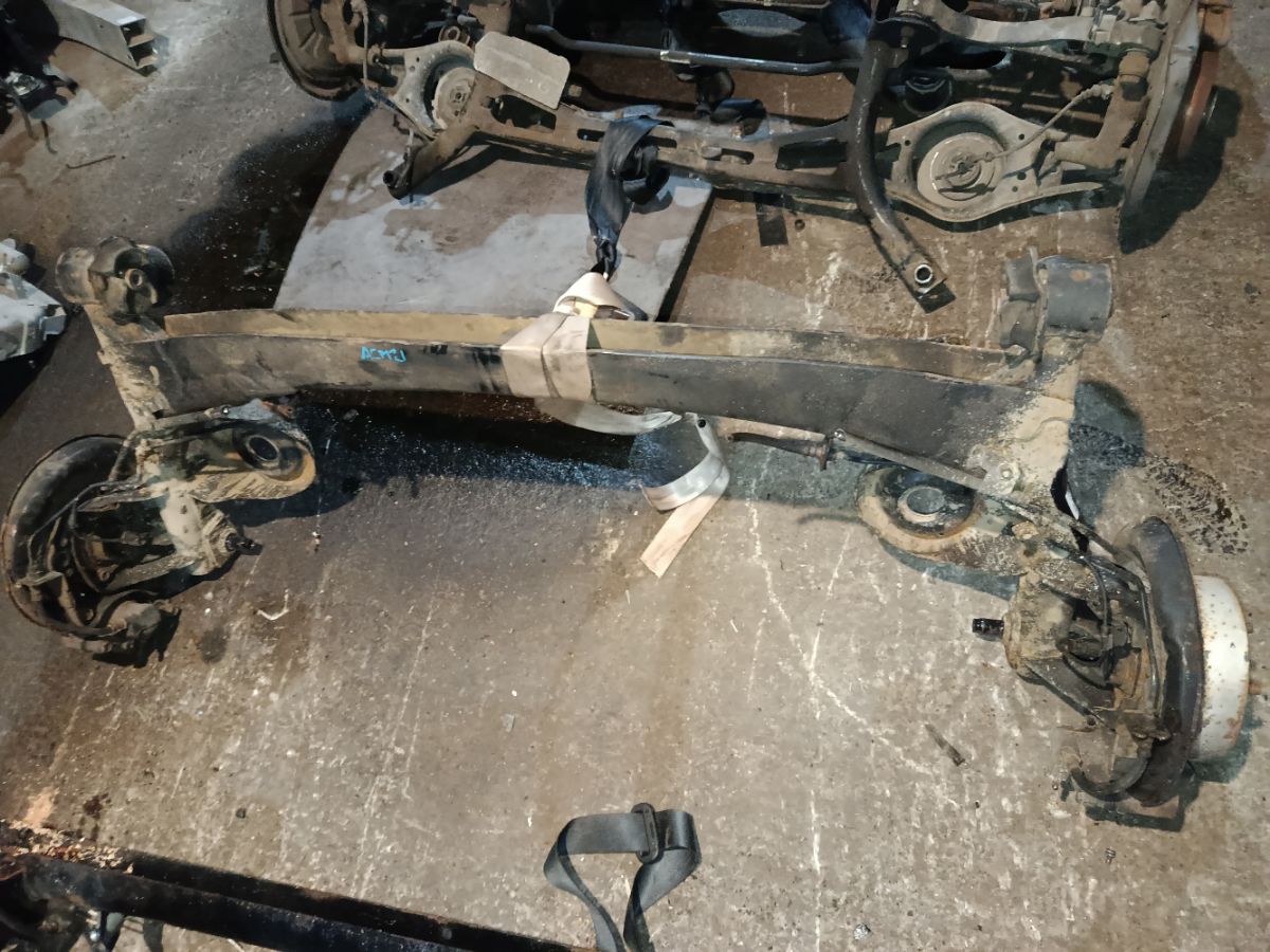 Балка подвески на Toyota Ipsum ACM21W 2AZ-FE Фото 1